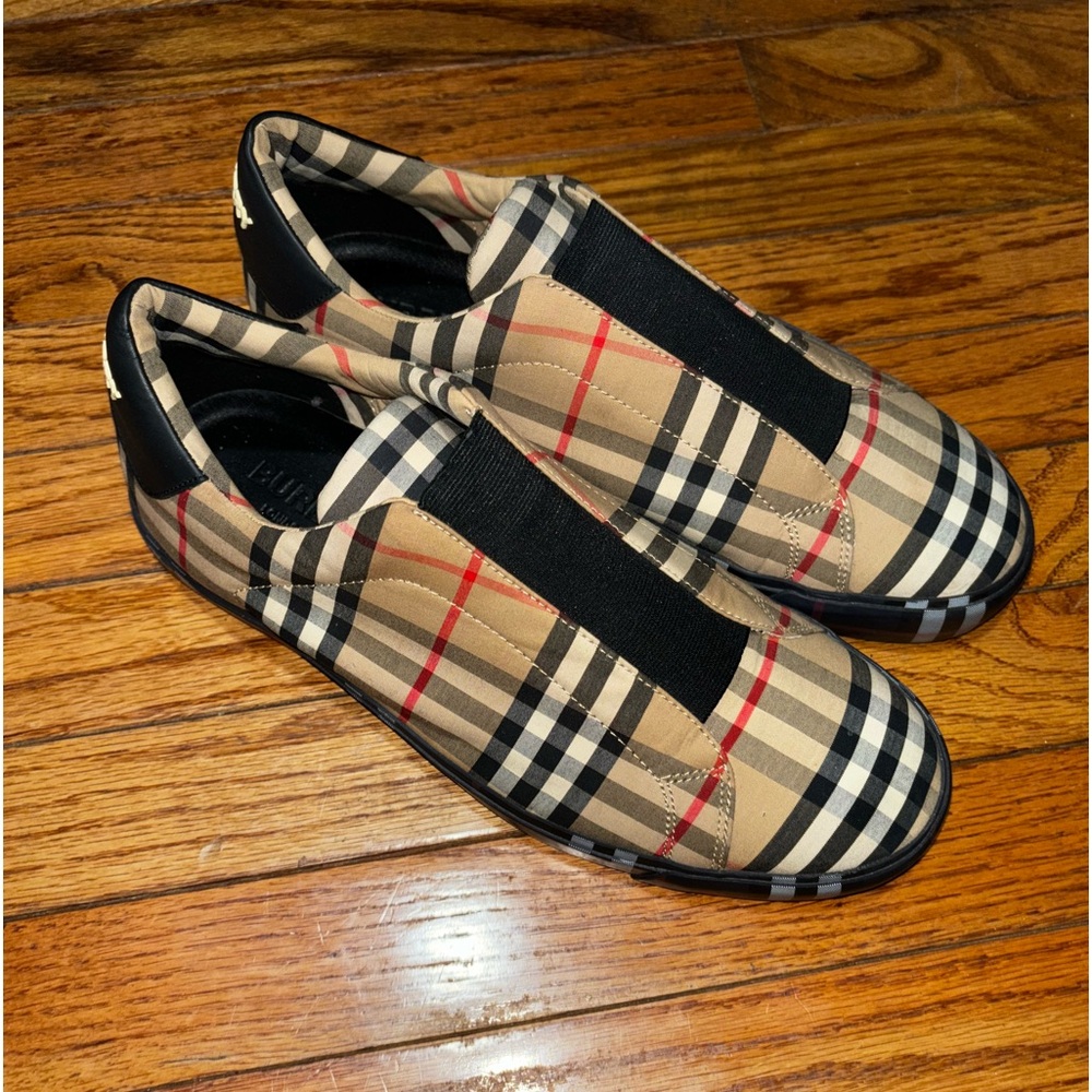 Burberry Slip On Shoes - Picture 3 of 5